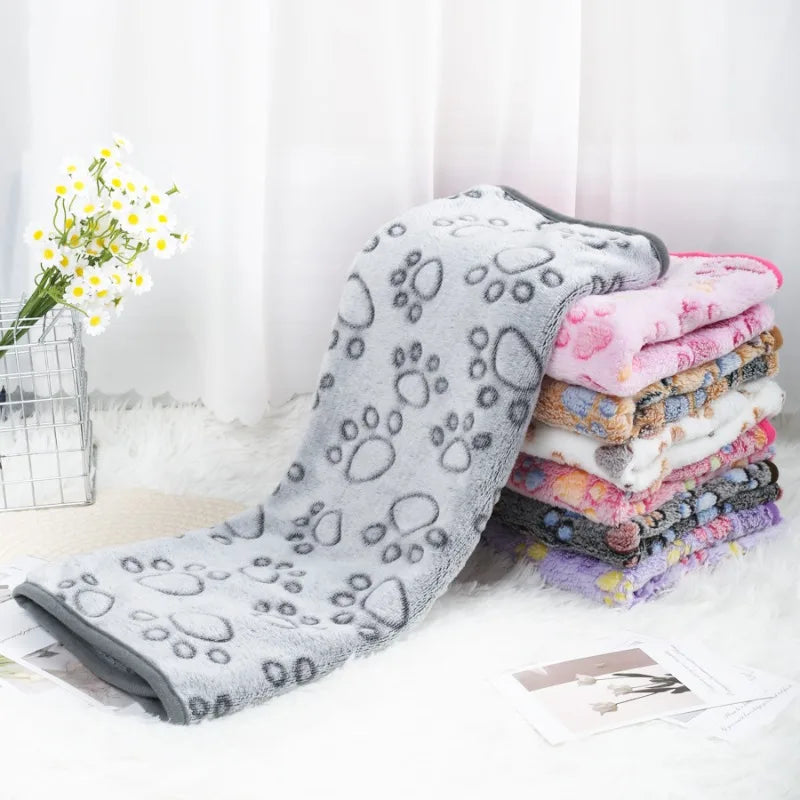 Fluffy Pet Blanket – Soft Warm Paw Print Mat for Dogs and Cats