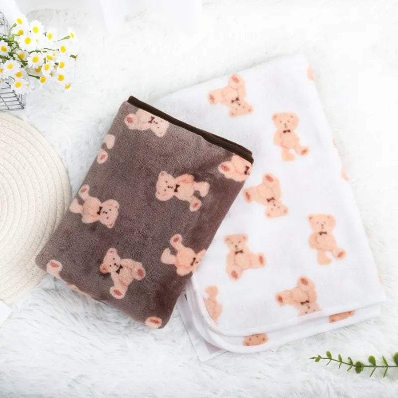 Fluffy Pet Blanket – Soft Warm Paw Print Mat for Dogs and Cats